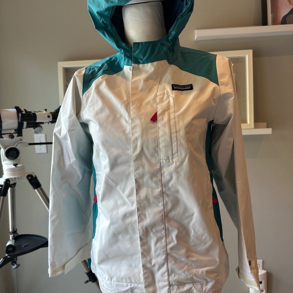 Patagonia White and Teal Jacket